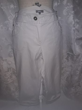 Faby27800 Pantalon femme "Phildar" couleur : beige fermeture éclair et 1 bouton 2 poches sur le deva