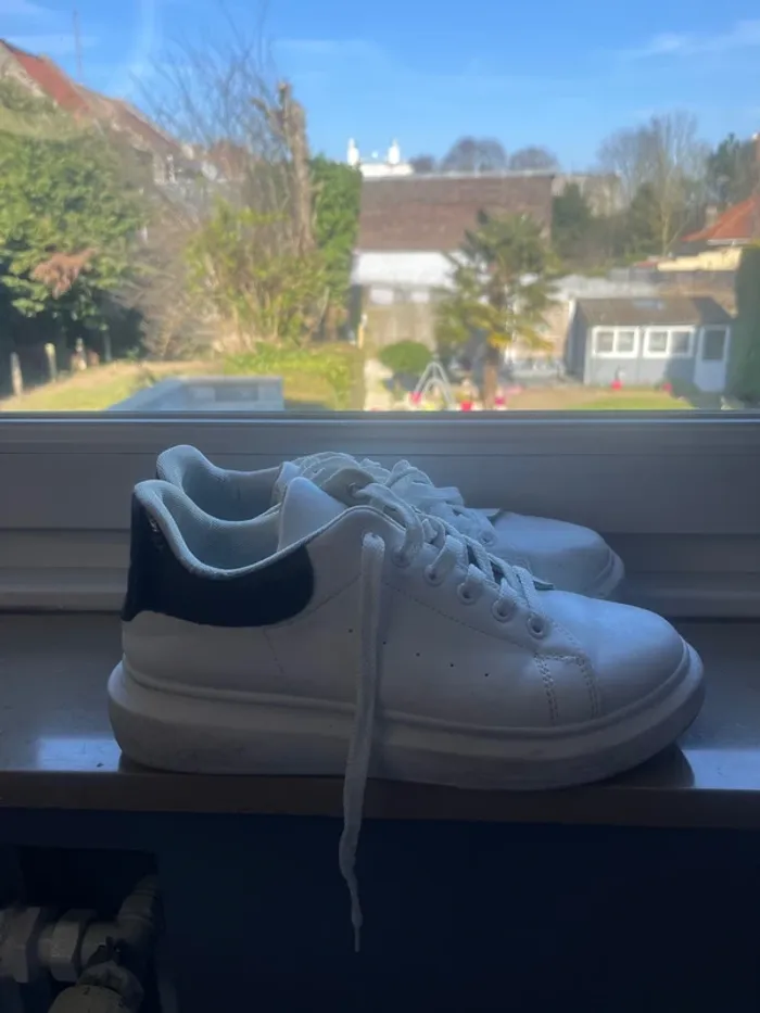 🔹 Baskets Blanches Détail Noir – Shein 🔹 - photo numéro 6