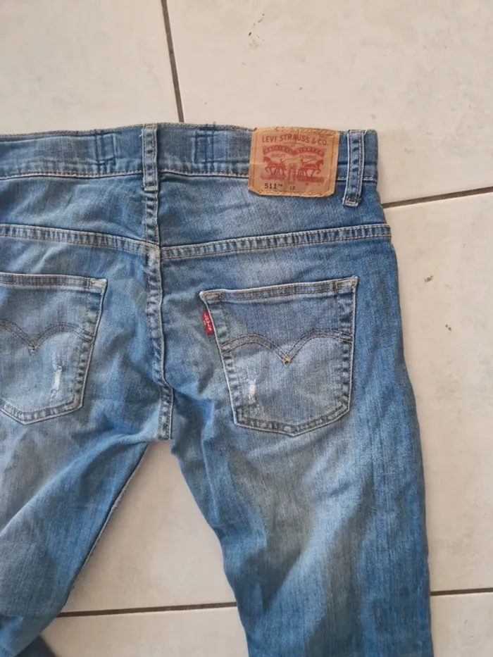 Jeans levis 511 taille slim 12 ans tres bon etat - photo numéro 5
