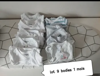Lot bodies bébé garçon