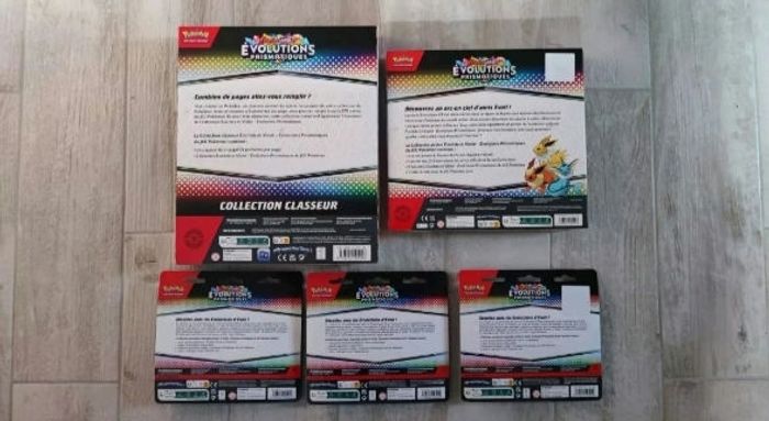 Lot Pokémon EV08.5 Évolutions Prismatiques :

1 coffret classeur
1 coffret poster
3 tripacks - photo numéro 2