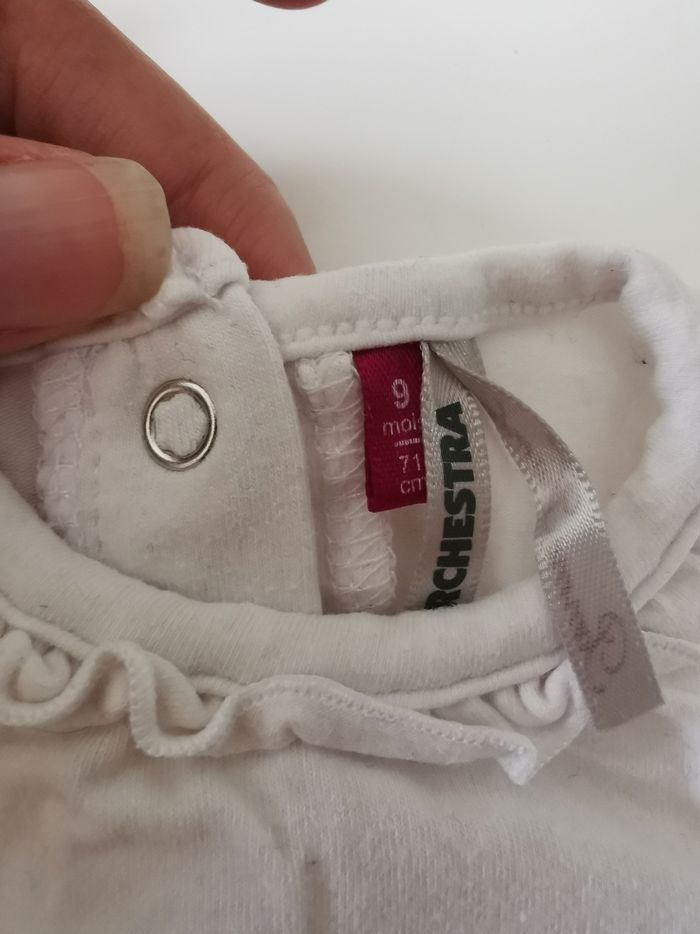 Lot de 3 articles avec 1 pantalon et 2 bodies orchestra 9 mois - photo numéro 5