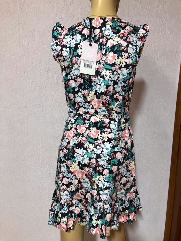 Robe Portefeuille fleurie - n e u v e - photo numéro 5