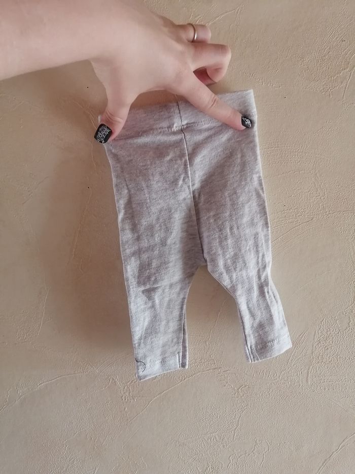 Lot de 2 leggings et 1 bodies 1mois kiabi - photo numéro 5