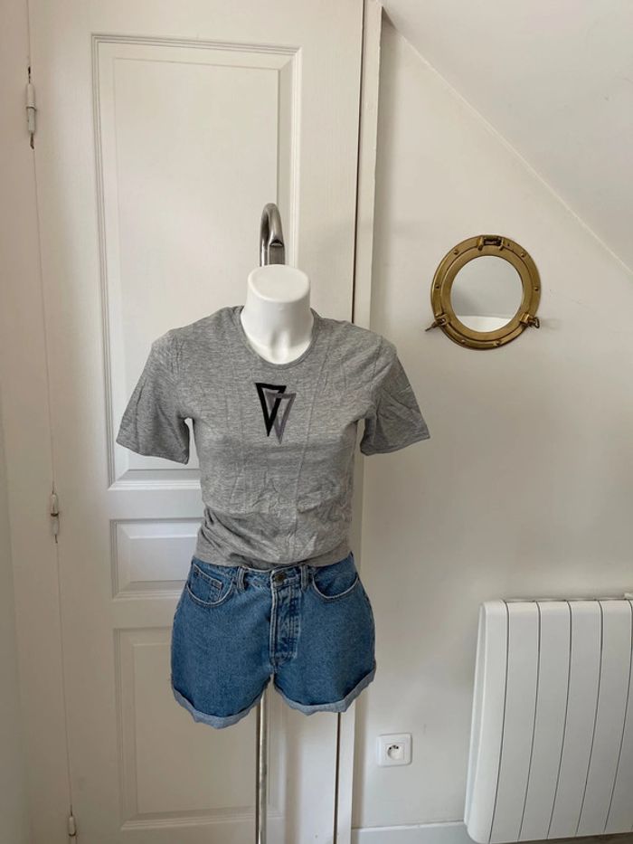 T-shirt gris - photo numéro 2