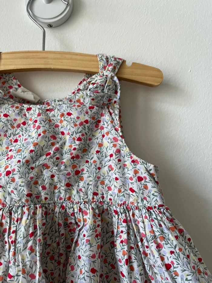 Robe fleurie - photo numéro 2