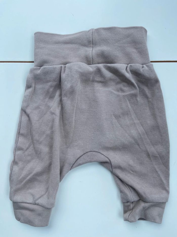 Pantalon 1 mois - photo numéro 3