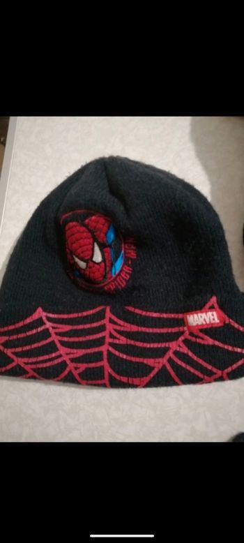 Beau Bonnet Spiderman. Taille 4/5 ans