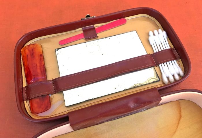 Années 1950 Trousse de toilette de voyage - photo numéro 4