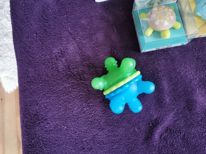 Lot jeux et veilleuse bébé neuf - photo numéro 8