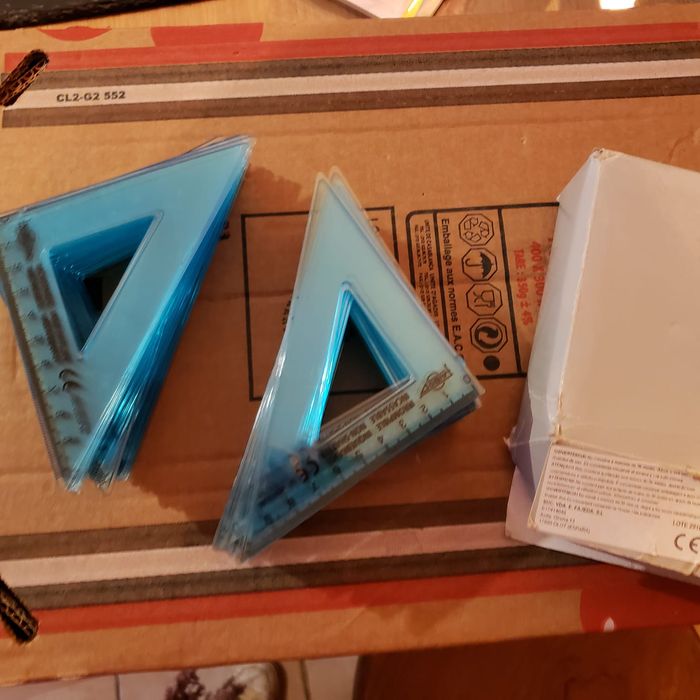 Equerre incassable Petit modèle Boite de 50