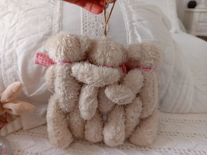 Ensemble doudou lapin, hochet lapin et déco vintage - photo numéro 13