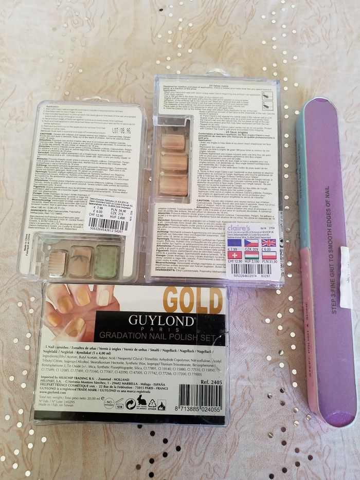 Lot   d'      accessoires pour des beaux ongles  neuf - photo numéro 2