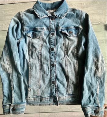 Veste en jean - 10 ans - très bon état 