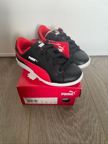 Chaussures Baskets de la marque Puma Pointure 29 neuves en boîte d’origine Neuf