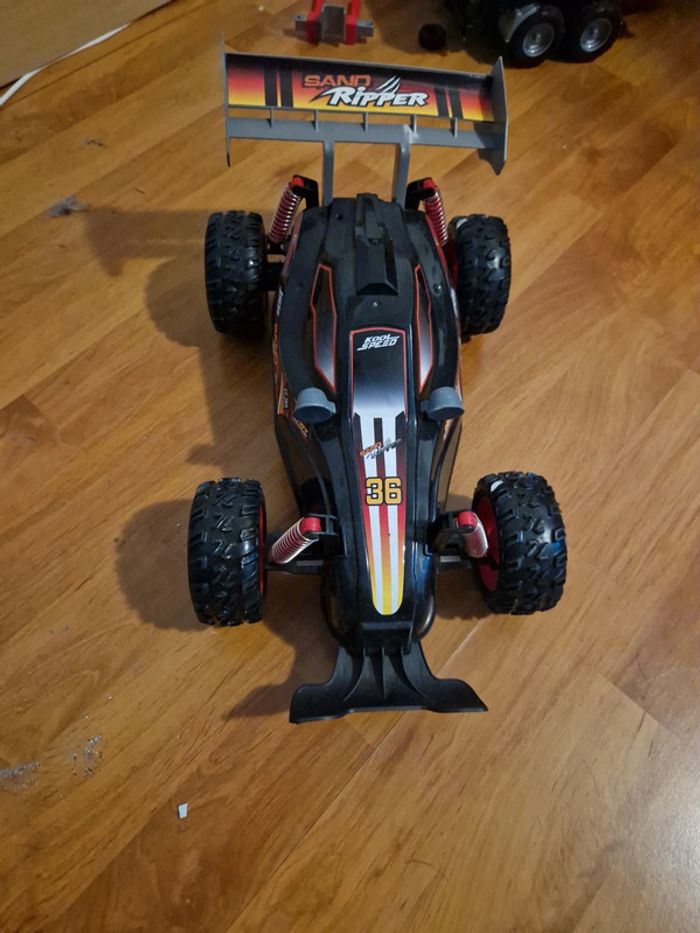 Voiture téléguidé - photo numéro 2