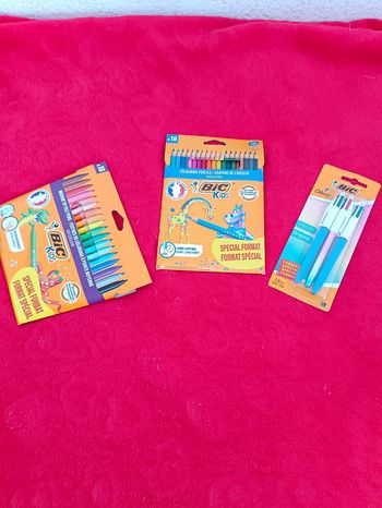 Lot de fournitures scolaires
