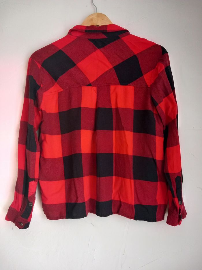 Chemise à carreaux rouge et noire Bershka S - photo numéro 2