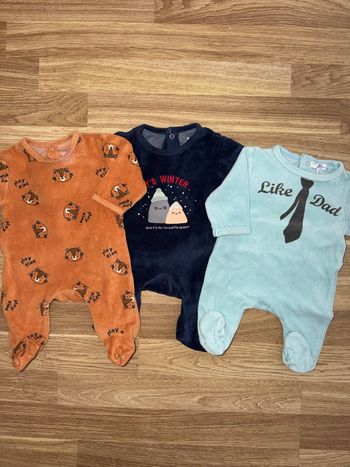 Lot de pyjama bébé garçon taille 1 mois 
