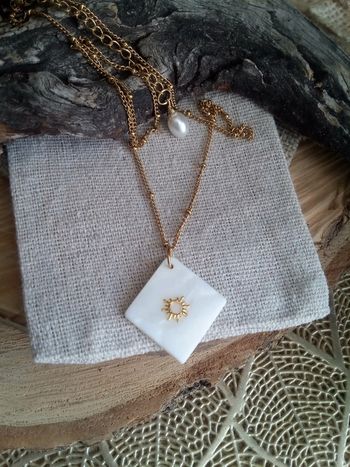 Collier soleil nacré