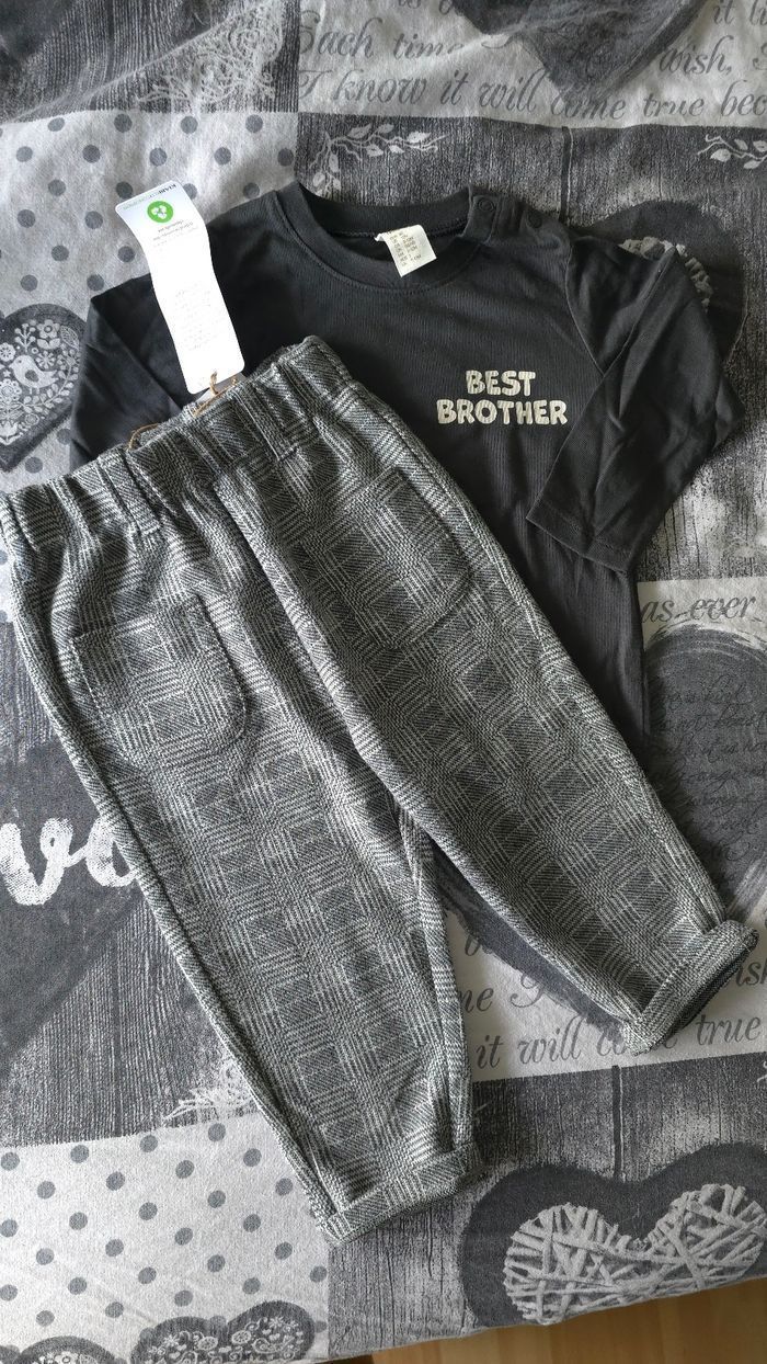 Neufs (non portés)🏷 🏷🤩😍💙superbe  ensemble teeshirt ml et pantalon 12/18mois (80/81cm) garçon 💙😍🤩 - photo numéro 2