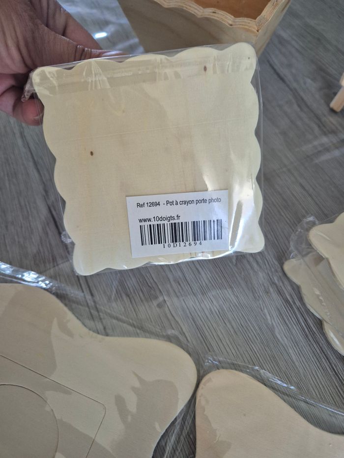 Lot d'accessoires en bois à peindre pour les enfants - photo numéro 3