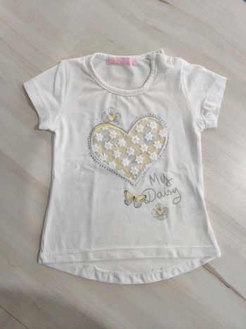 Joli t shirt m'y Daisy coeur et papillon 18 mois