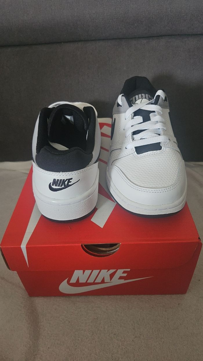 Basket nike authentique neuf - photo numéro 2