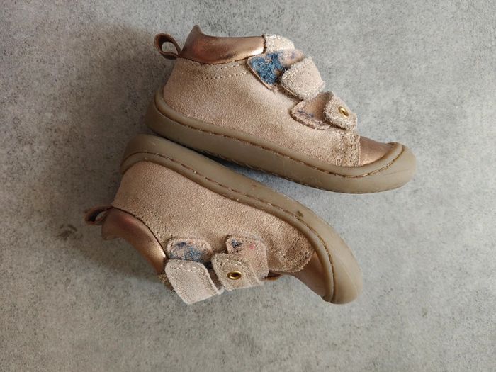 Baskets bottines en cuir à scratch dorées vertbaudet taille 22 - photo numéro 3