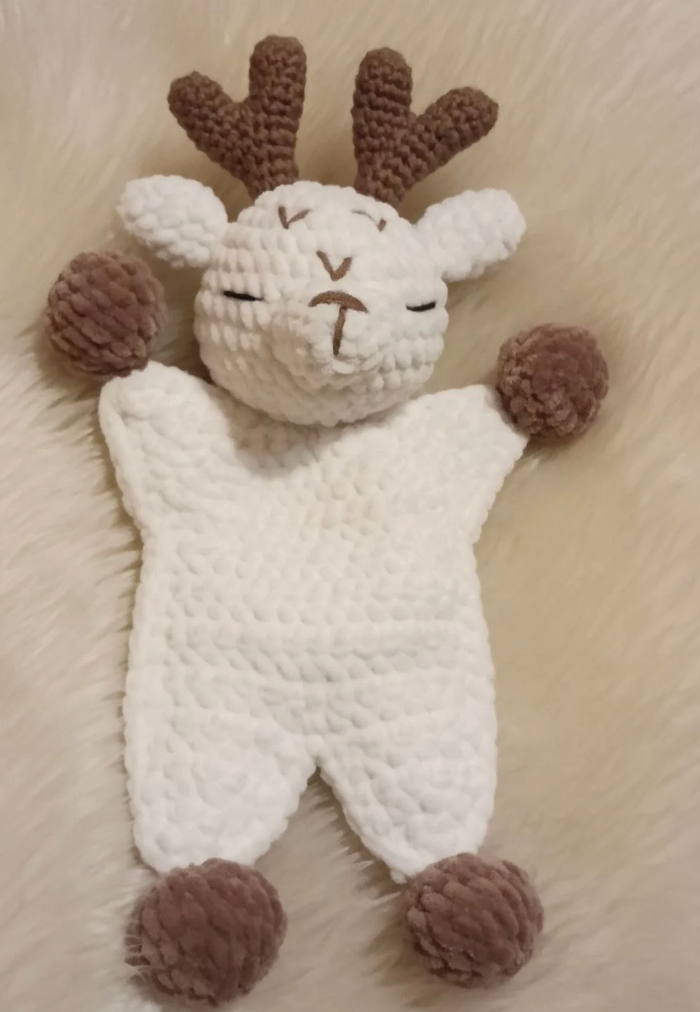 🦌 Petit doudou Cerf au crochet – Fait main avec amour 🧶✨ - photo numéro 2