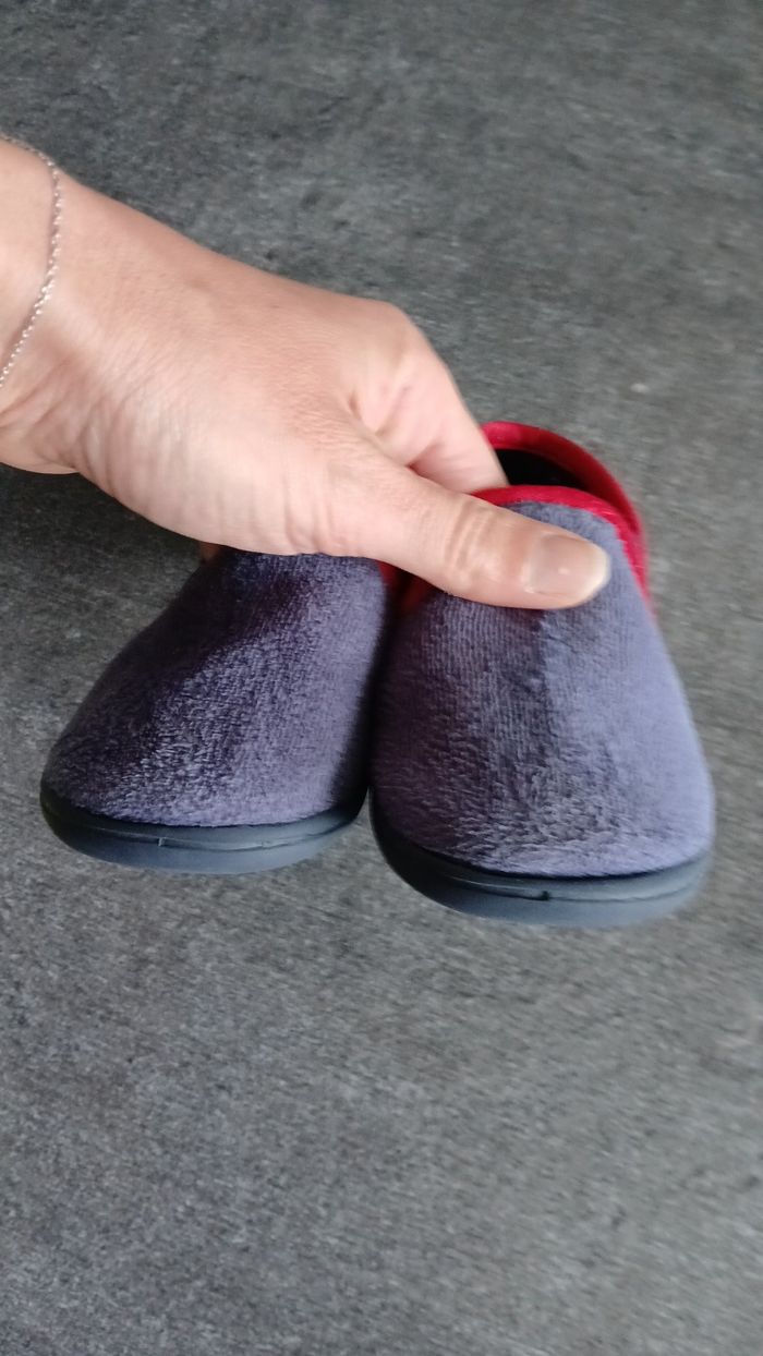 Chaussons T.24 - photo numéro 4