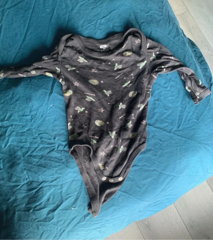 Bodie et pyjama star wars - photo numéro 3