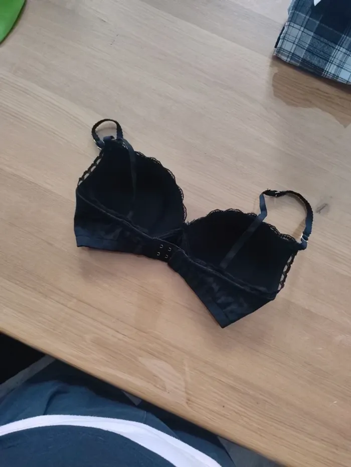 Soutien gorge - photo numéro 3