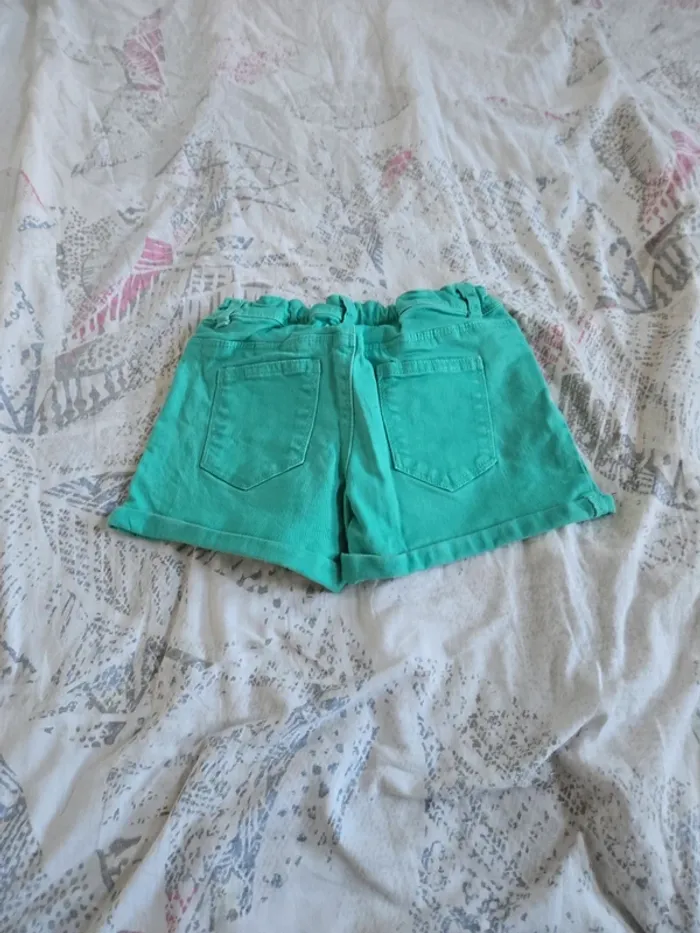 Short en jeans taille 9ans - photo numéro 4