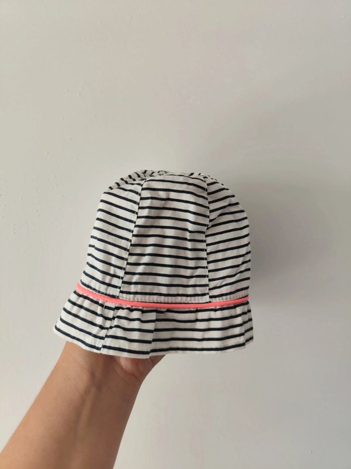 Chapeau à rayures