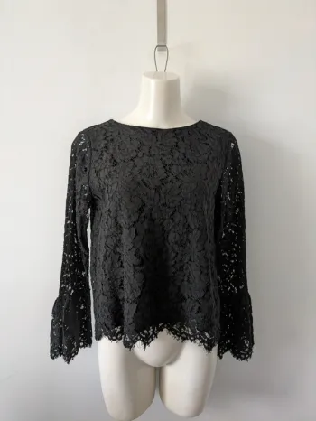 Blouse noire en dentelle - Mango - taille S