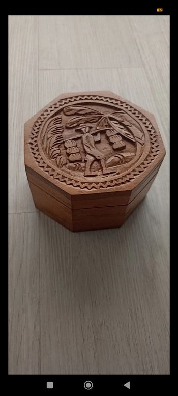 Boite en bois (avec certificat)