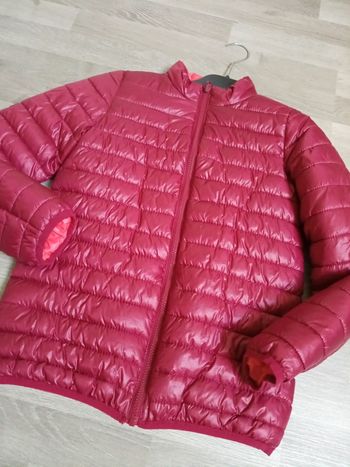 Doudoune légère Kiabi fille 12 ans couleur framboise très bon état