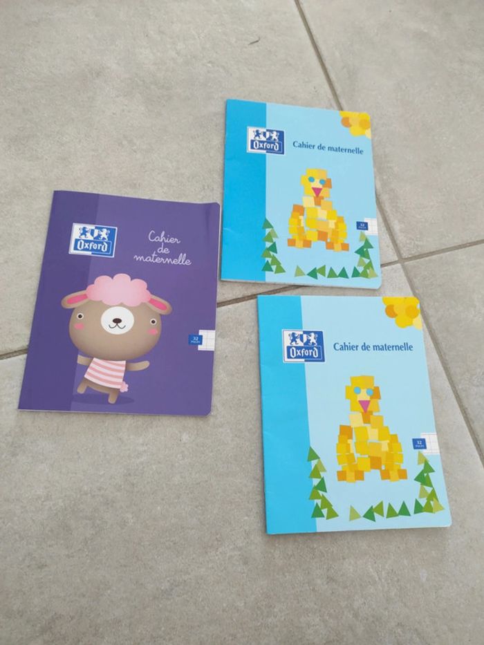Trois cahiers d'écriture de maternelle