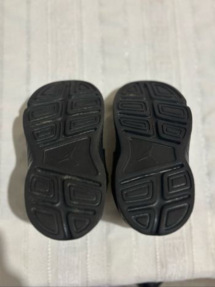 Air Jordan taille 23.5 - photo numéro 3