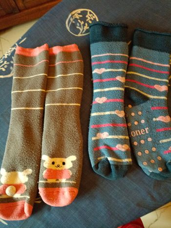 Deux paires de chaussettes isotoner pointure 31 34