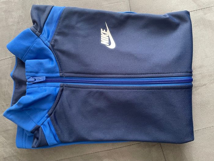 Veste Nike 12/13 ans - photo numéro 4