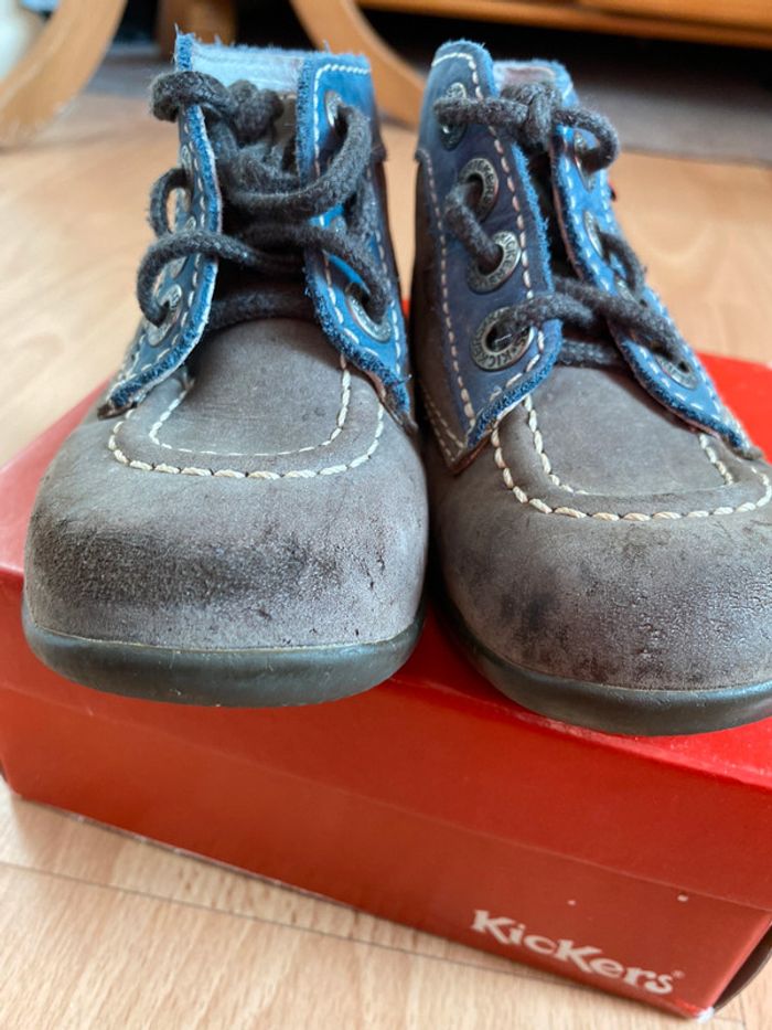 Jolie paire de chaussures/bottines Kickers T. 22 garçon - photo numéro 6