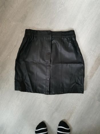 Mini jupe simili cuir taille 42 noire