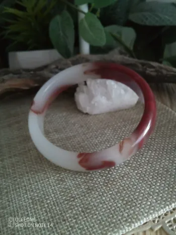 Bracelet jonc de jade rouge et blanc