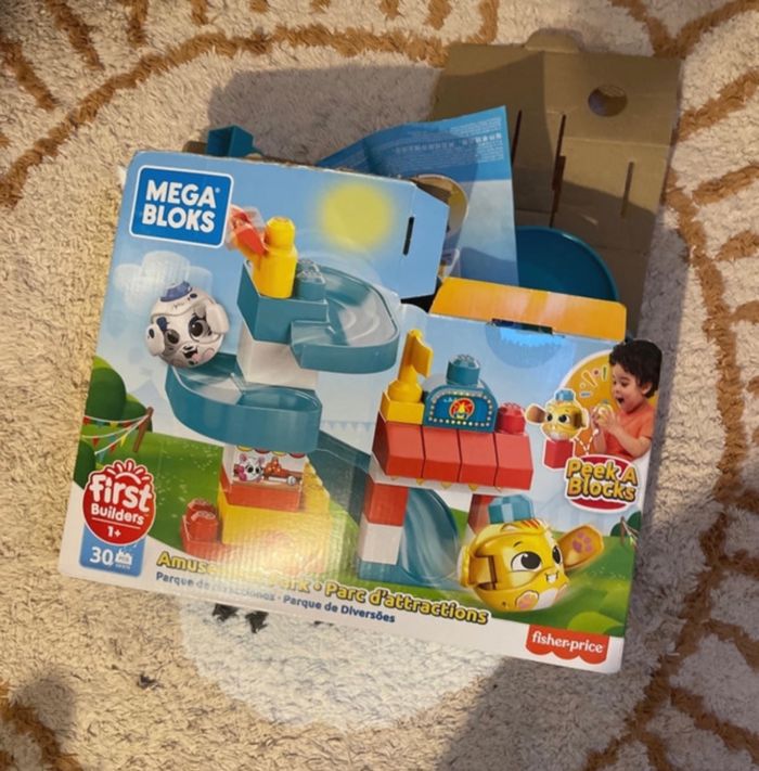 Mega bloks Peek a blocks