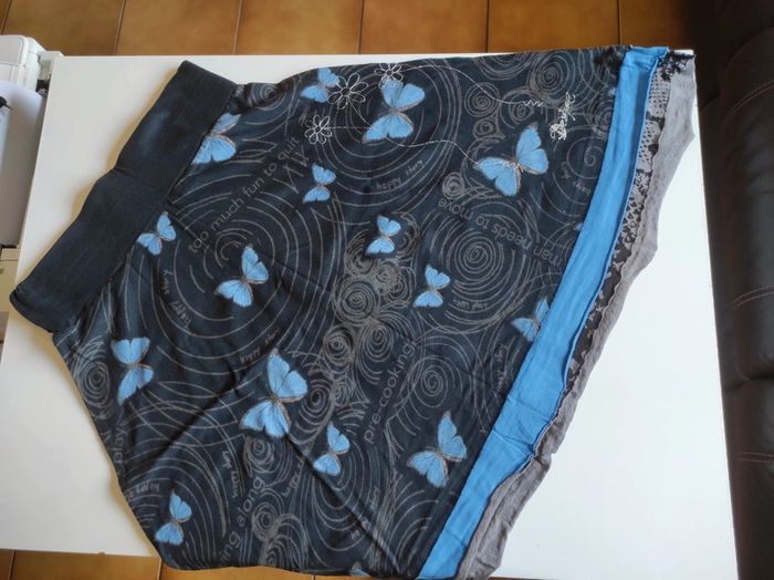 Jupe courte - photo numéro 2