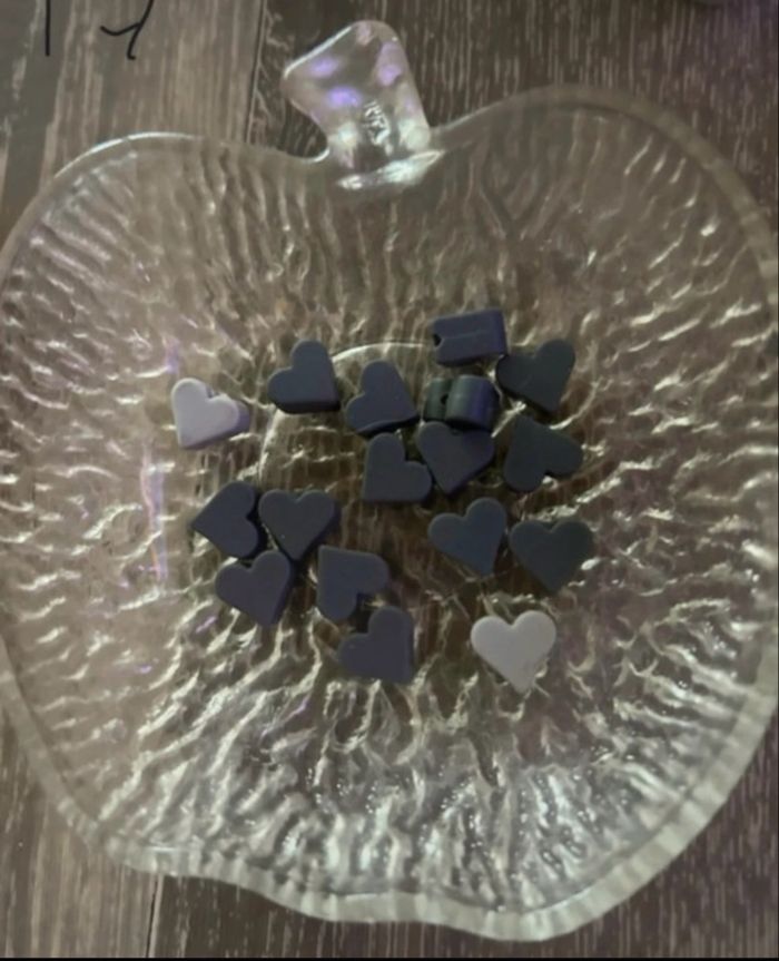 Perles cœurs gris foncé