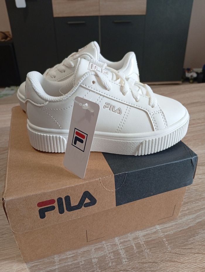 Fila bébé neuves - photo numéro 4