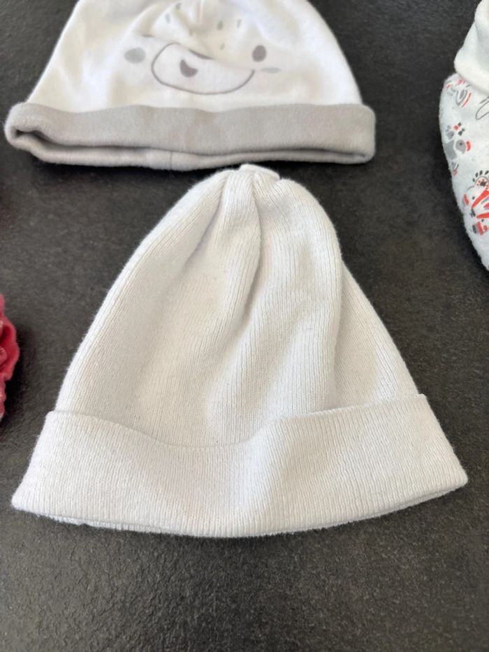 Lot bonnets naissance + chaussons - photo numéro 4